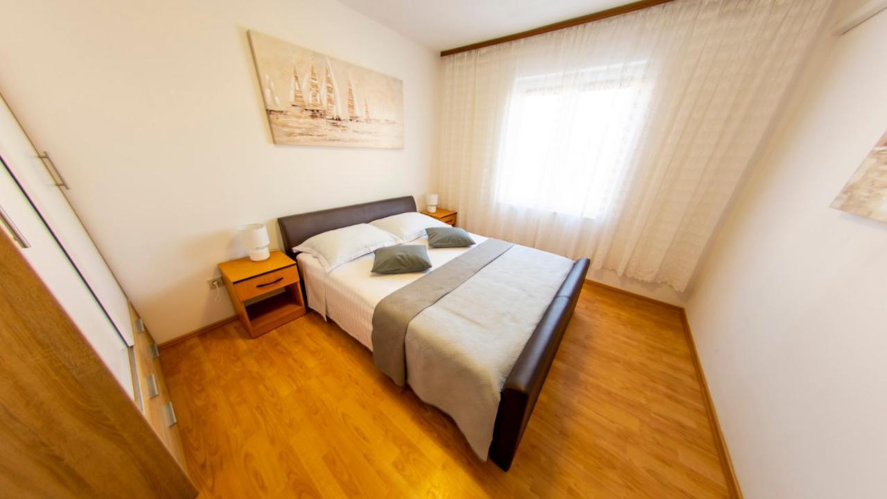 Apartments Curic โตรกีร์ ภายนอก รูปภาพ
