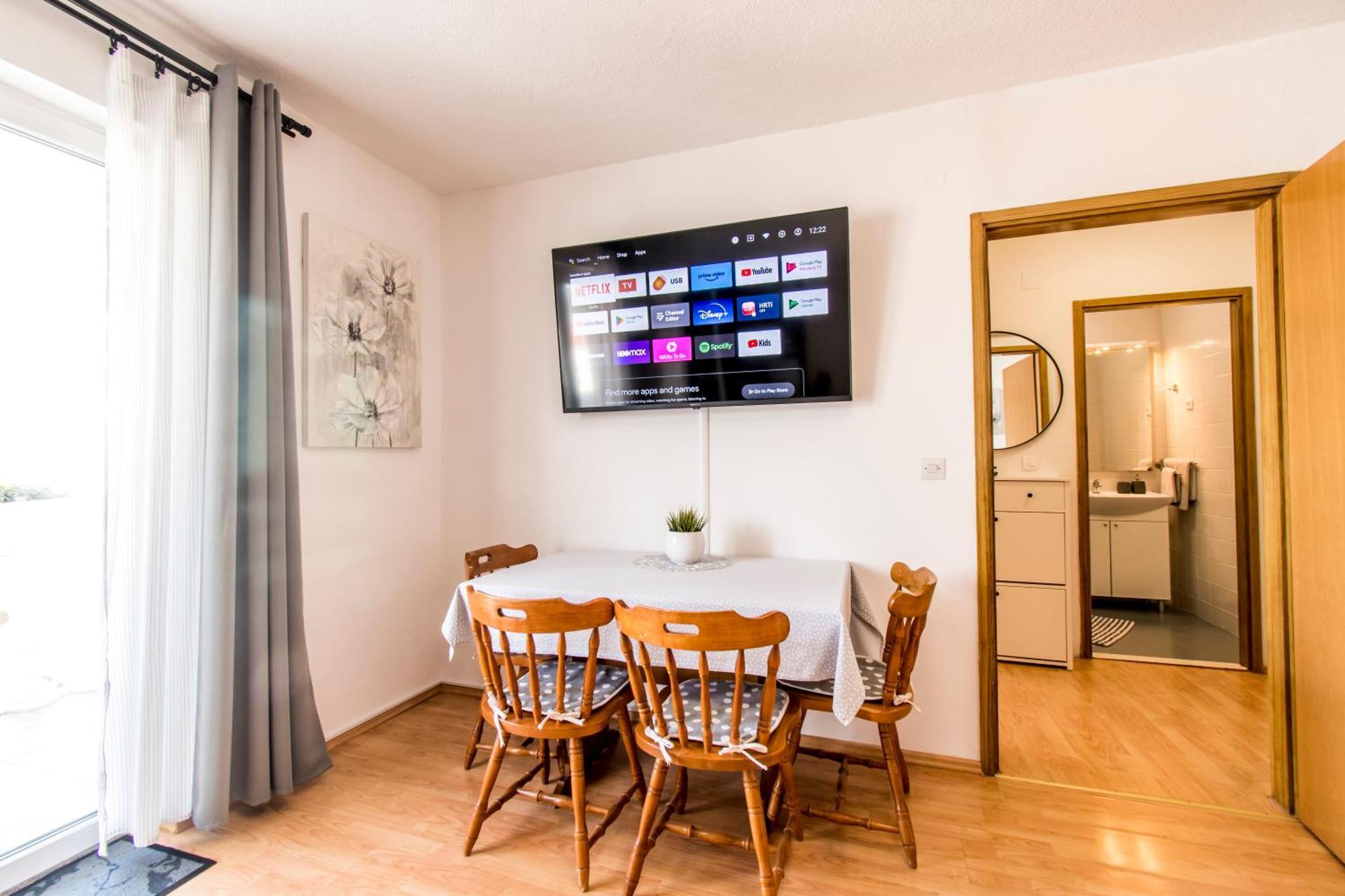 Apartments Curic โตรกีร์ ภายนอก รูปภาพ
